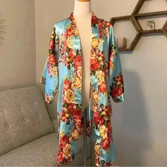 Other - Silky light blue floral robe with tie